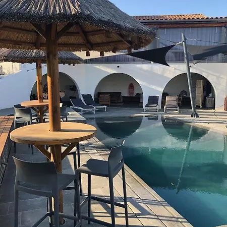 Les Lofts De - Jacuzzi Prive - 350m Bed and breakfast Bouzigues