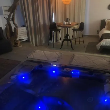 Les Lofts De - Jacuzzi Prive - 350m בוזיג