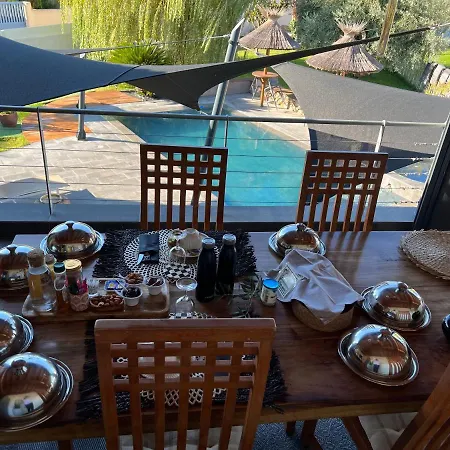 Les Lofts De - Jacuzzi Prive - 350m Bed and breakfast *