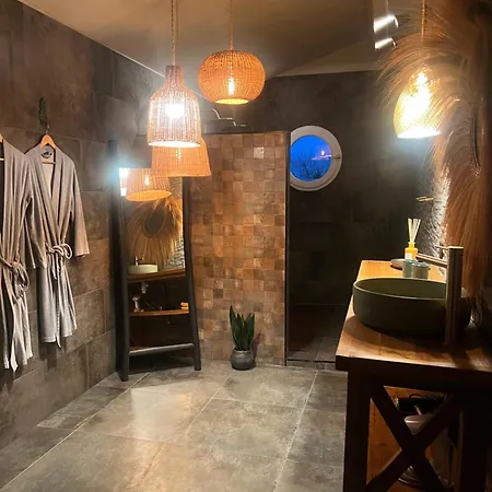 B&B Les Lofts De - Jacuzzi Prive - 350m 부지그