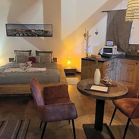 Lofts Avec Jacuzzi Privatif - Romantique - Frühstückspension 4*